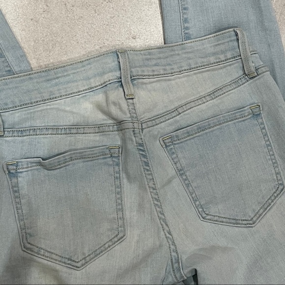 Light Wash Distressed Skinny Jeans - Picture 2 of 5